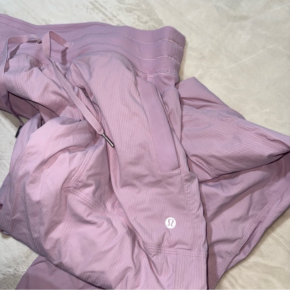 Lululemon Dance Studio Pants - size 8 - Picture 8 of 9